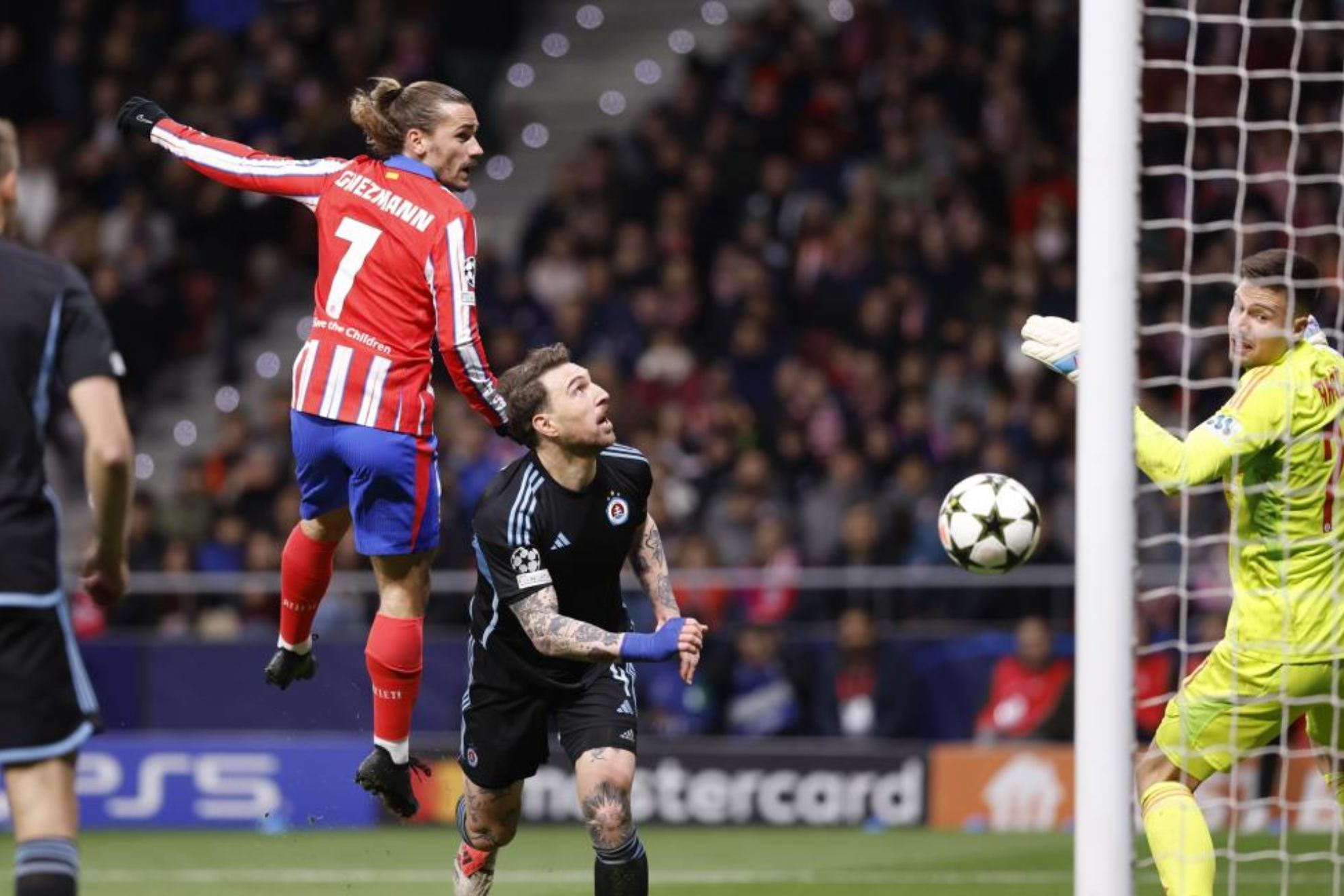 据国外某滑 据国外某滑